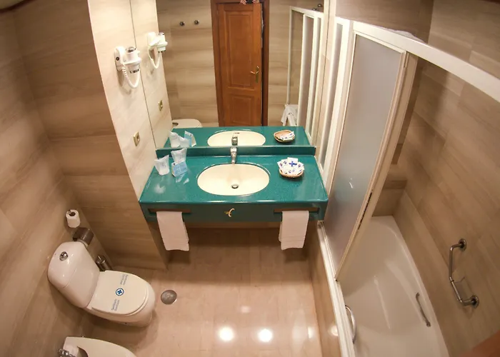 中央中心酒店 - 仅限成人 酒店