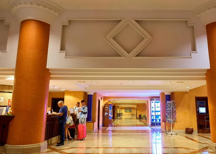 Hotel Zentral Center - Adults Only 4*